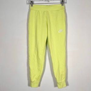 Nike Sportswear Girl’s NWT Size Small Club Fleece Sweatpants